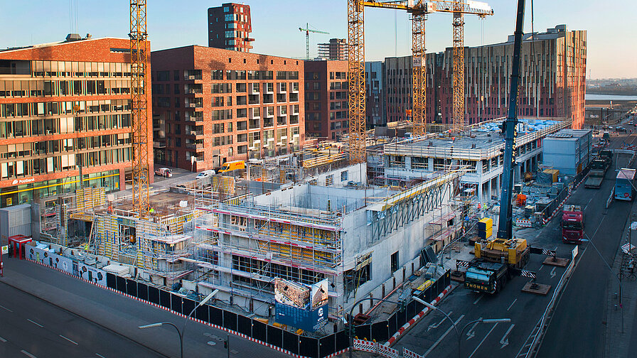 Zwischen Sandtorkai und Tokiostraße entsteht auf einem rund 6.400 Quadratmeter großen Grundstück das Quartier KPTN. Foto: Schöck Bauteile GmbH, Abdruck honorarfrei.